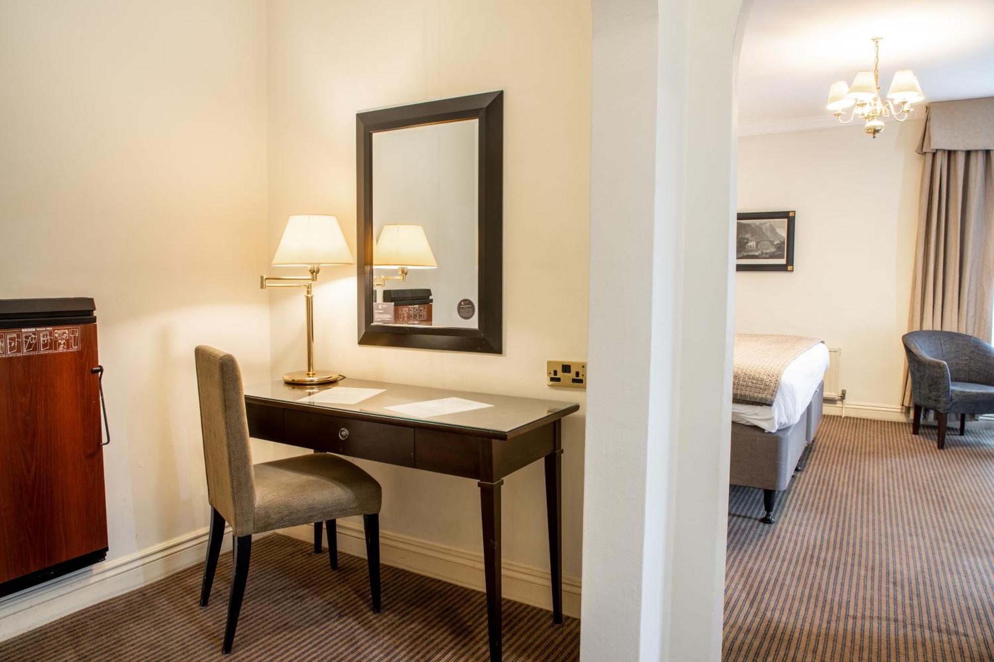 Park House Hotel Shifnal Dış mekan fotoğraf