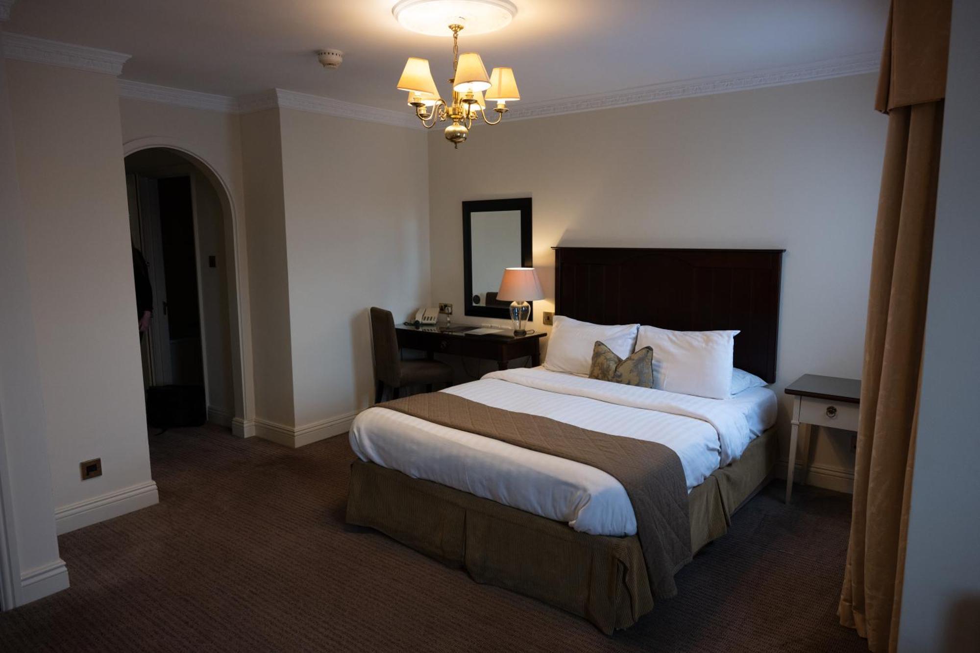 Park House Hotel Shifnal Dış mekan fotoğraf